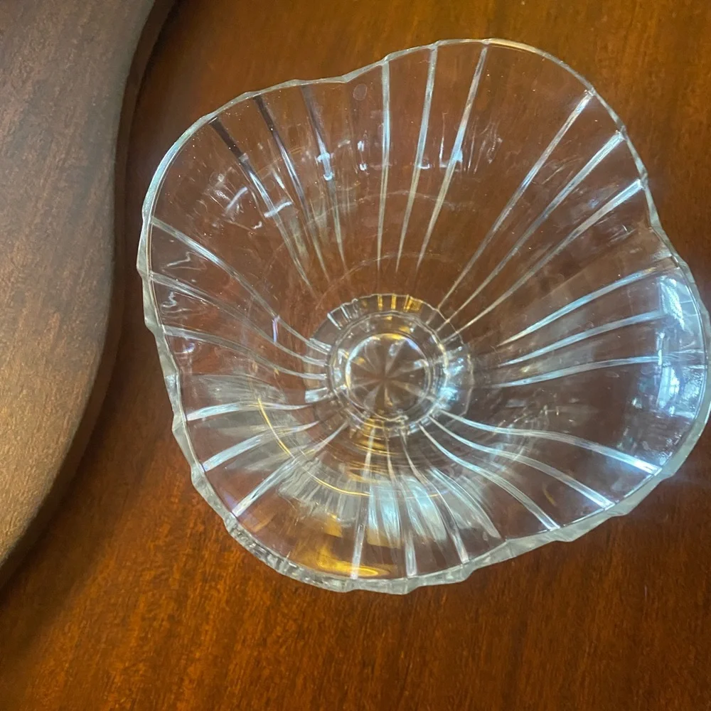 Vintage Crystal Fluted Pedestal Vase. Tulip shape. Perfect